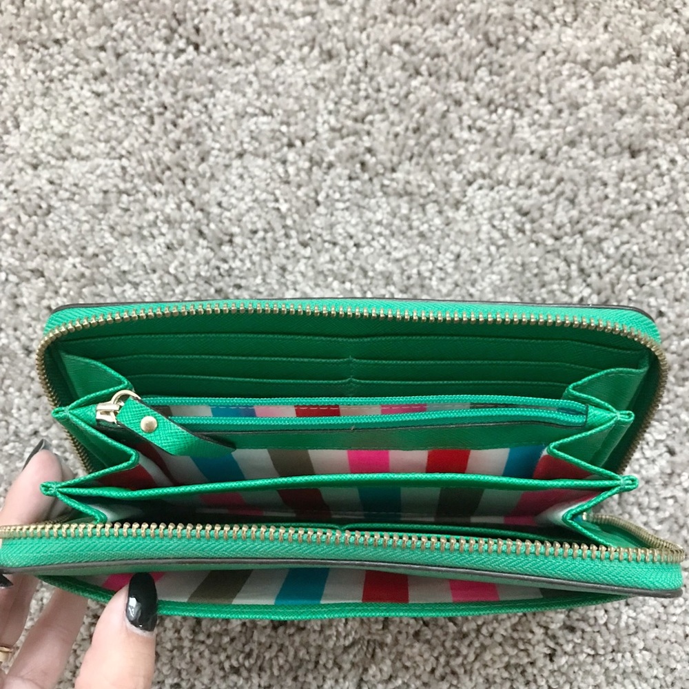 Green Kate Spade wallet - Picture 3 of 5